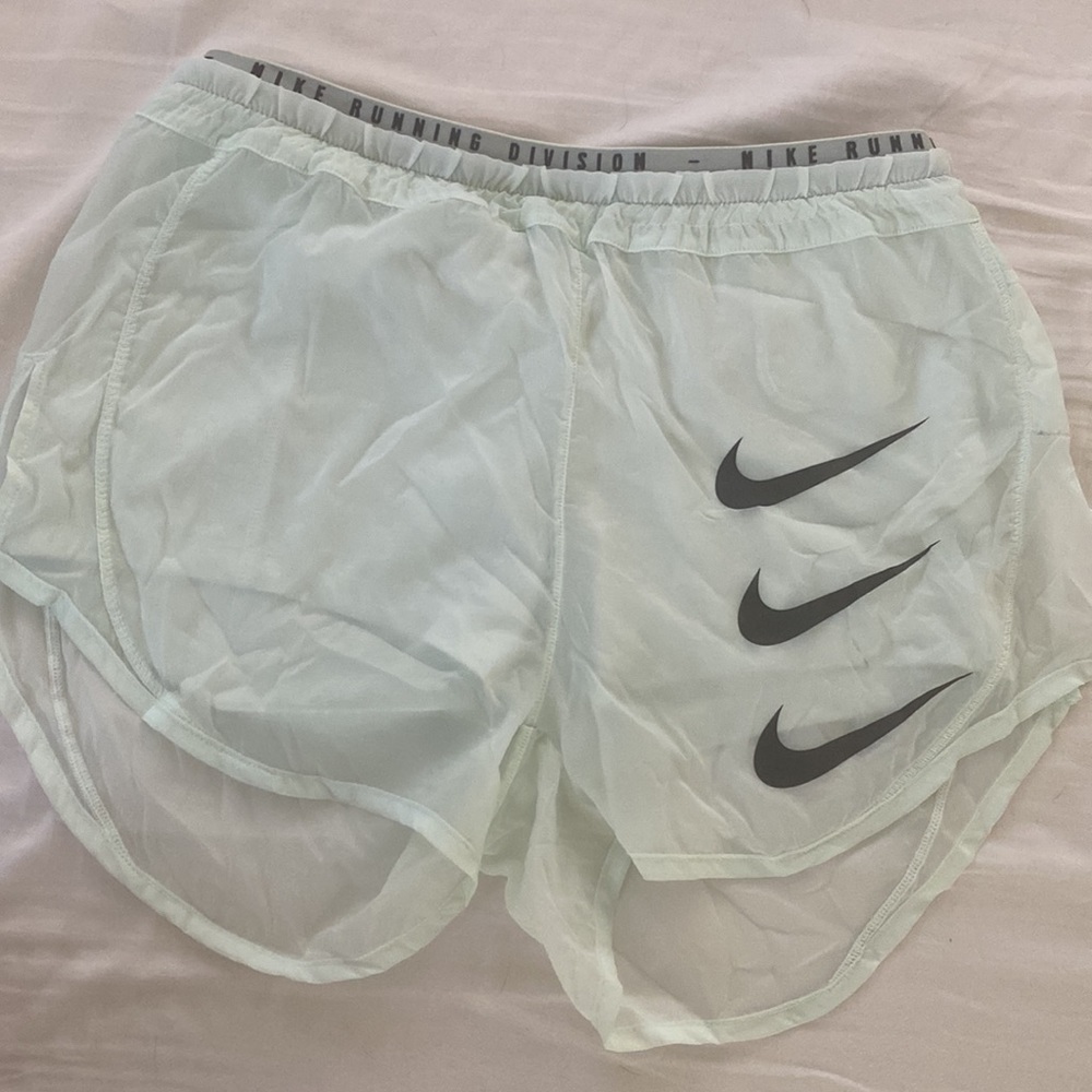 Nike Tempo Luxe - Run Division 👟